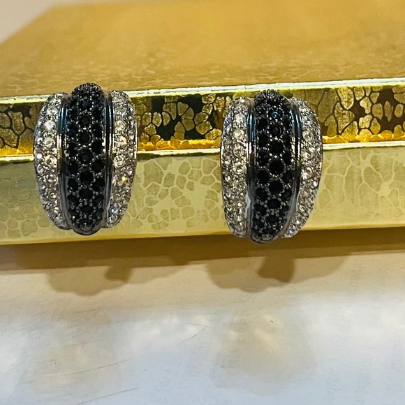 Black and clear cubic zirconia pave Demi-hoop rhodium plated pierced earrings - Picture 9 of 9